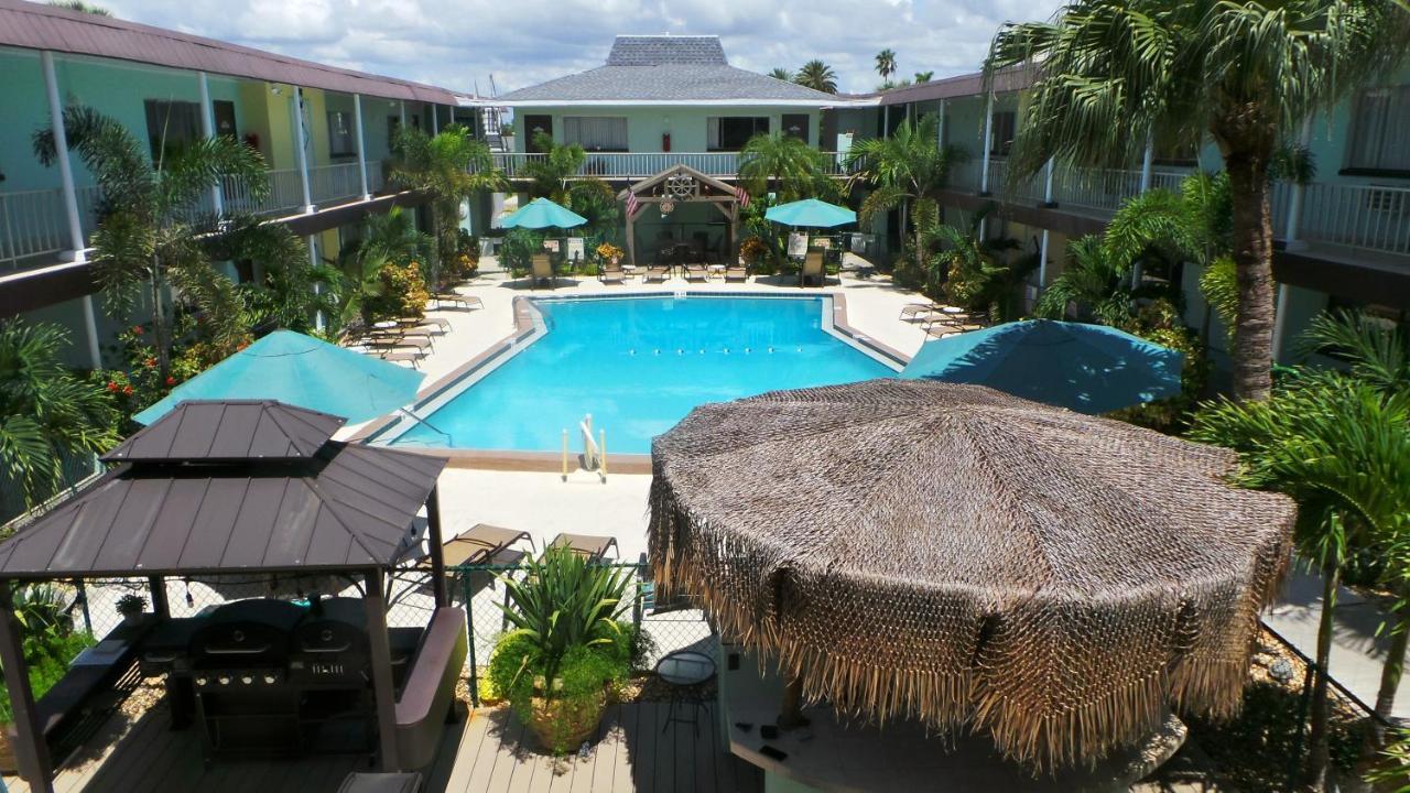 Island House Resort Hotel セント・ピート・ビーチ エクステリア 写真