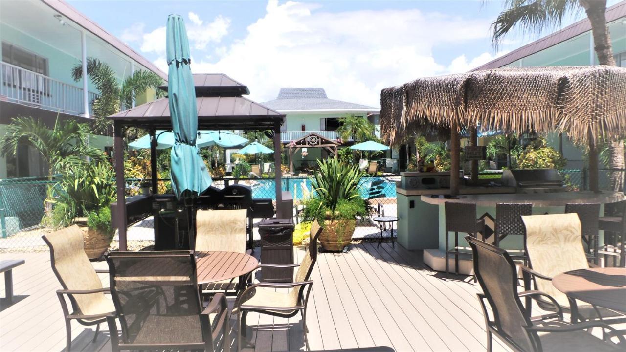 Island House Resort Hotel セント・ピート・ビーチ エクステリア 写真