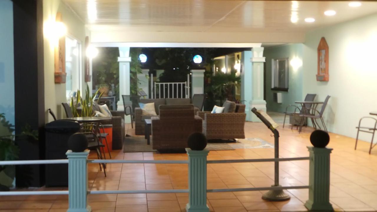 Island House Resort Hotel セント・ピート・ビーチ エクステリア 写真